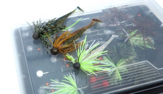 3 shads montés sur 3 micro jigs différents (de haut en bas : Daiwa, Reins et Illex)