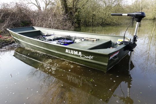 Alumacraft 1236 : 3,66m, 56kg et fond plat. L'arme absolue pour les sessions en milieux encombrés.