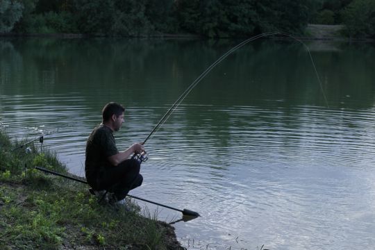 Deux cannes sont bien suffisantes pour prendre des poissons...