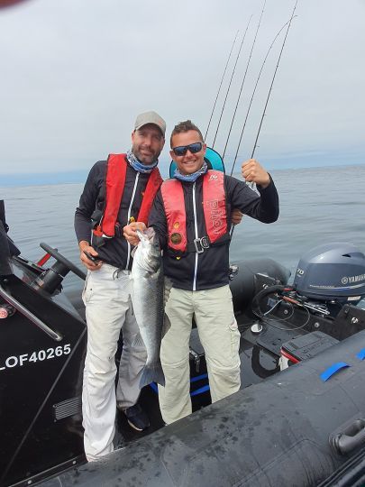 Un bar de 69 cm pris par Matthieu