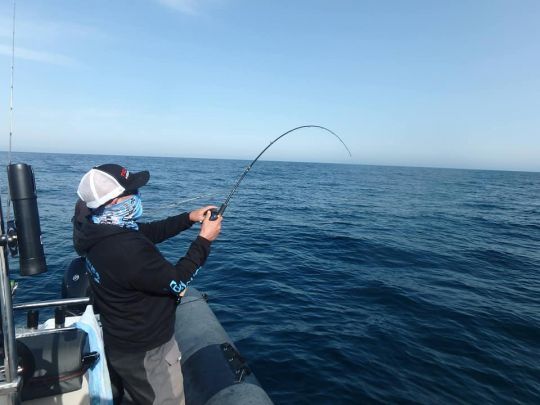 EN mer il faut parfois pêcher très lourd et profond, ce qui est relativement rare en eau douce.