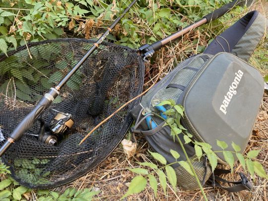 Ne pas trop s'encombrer est indispensable pour la pêche itinérante de la marmorata