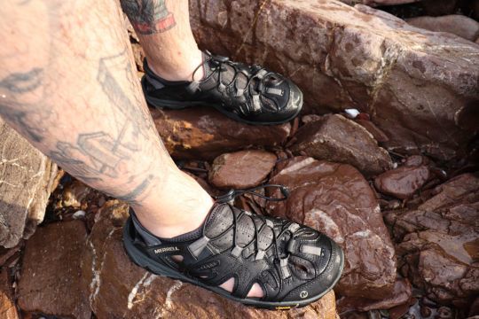 Marcher les pieds dans l'eau est bien souvent obligatoire !