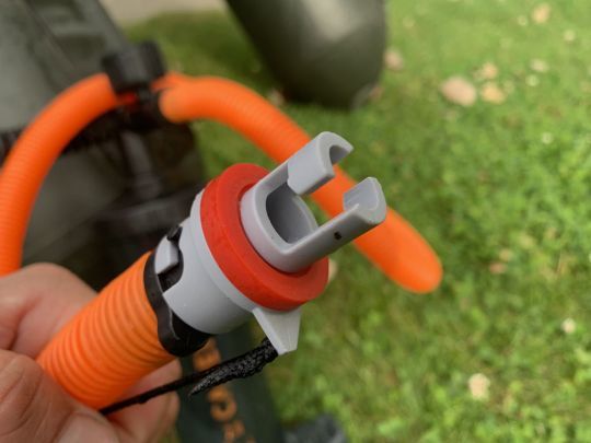 Embout pour valve haute pression.