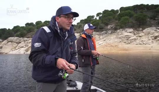 En bateau, Stéphane et Tony on pêché beaucoup avec le Statement 766 pour animer les Black Minnow 140 et 160.