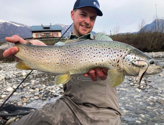 Le leurre souple en texan pour pêcher la truite