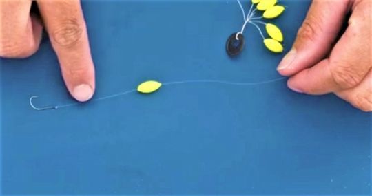 Je fais coulisser ma perle flottante proche de mon hameçon