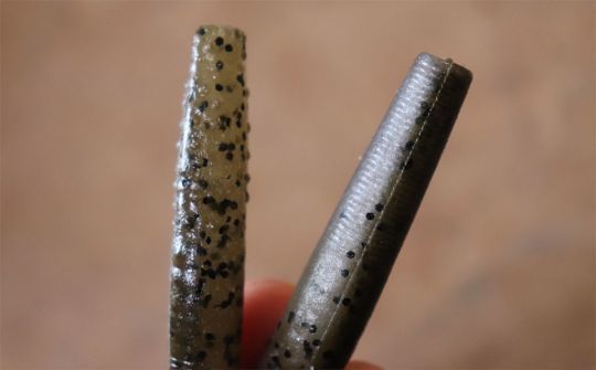 La texture n'est pas la même entre le début et la fin du leurre.