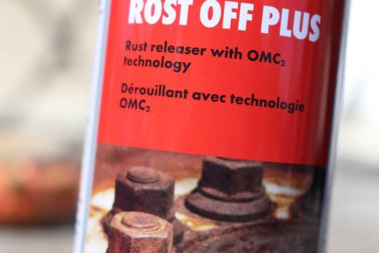 Des produits pour éliminer la rouille peuvent sauver une pince.