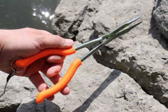 La pike plier est légère.