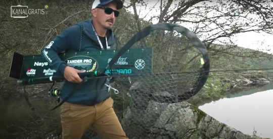 Pour atteindre leur spot, Tony et Stéphane ont du réaliser un trajet de 3 heures en 4 et en randonnée.