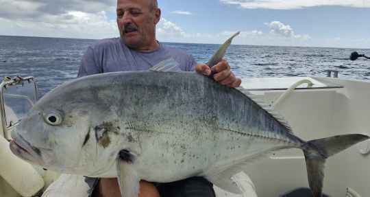 Pêcher la carangue ignobilis avec le bon matériel