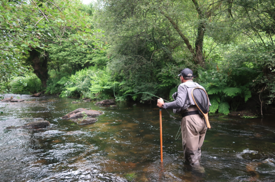 Le lancer en pêche à la mouche demande coordination et synchronisation mais tout le monde peut y arriver!