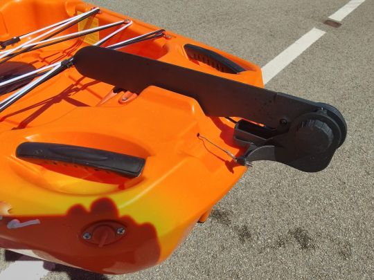 Ce tandem est équipé d'un gouvernail extérieur, avec commande safran