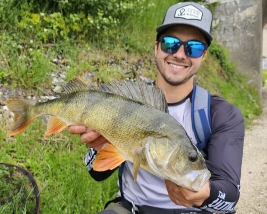 Enorme perche de 46 cm pour Brice DREVET