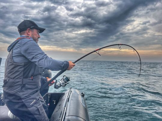 Juste en se mettant en opposition, le poisson se fatigue grâce à la pointe flex.