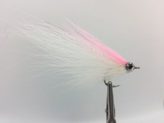 Un deceiver en bucktail plus trapu qui plait également au bar