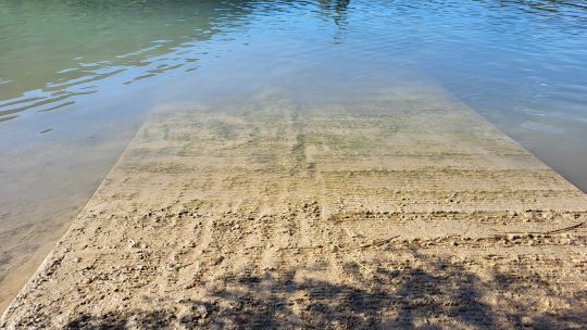 Une mise à l'eau pour les pêcheurs en bateau