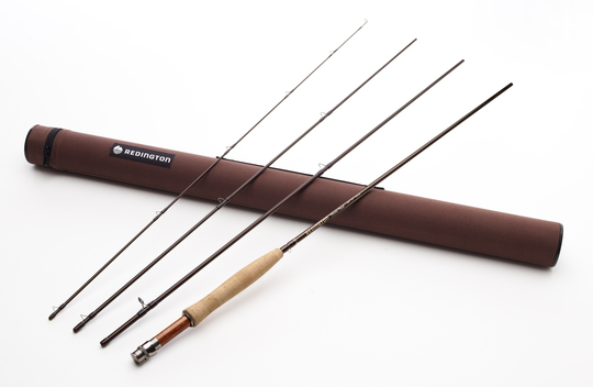Les cannes d'action semi-rapide sont bien adaptées pour les pêcheurs débutants. Ici la Redington Classic Trout