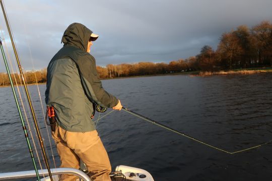 Le pêcheur complet aura à sa disposition plusieurs cannes montées avec différentes densités de soies pour s'adapter aux postes et activité des poissons
