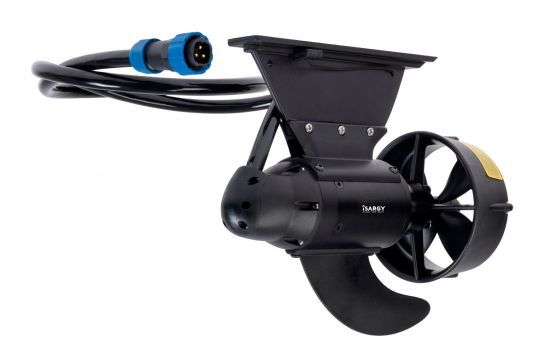 On peut attacher le moteur directement sous le float-tube.