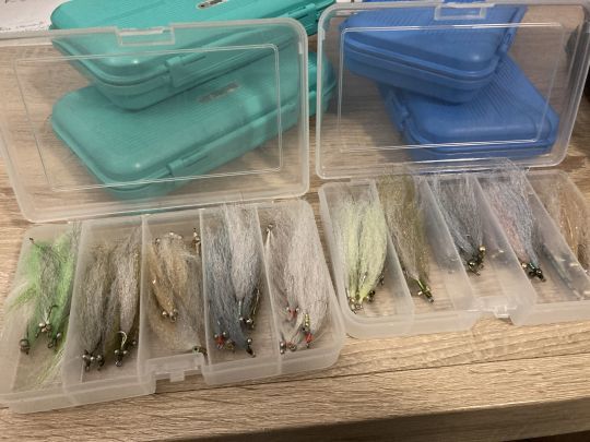 Les clousers minnow imitent bien les petits poissons fourrage et sont indispensables à Los Roques en plus des gummy (petit poisson en plastique)