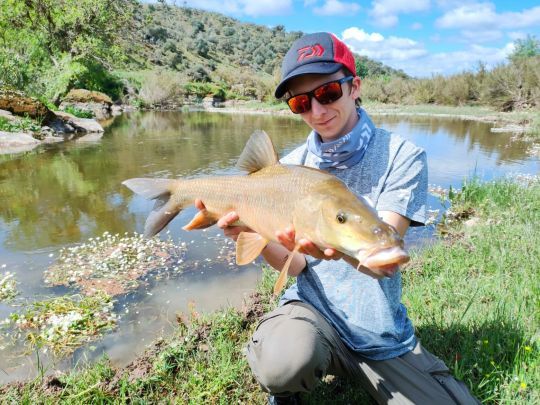 Faire un voyage de pêche.