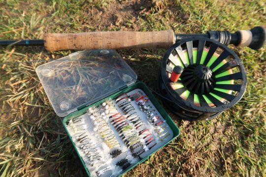 Pêche en sèche et en nymphe en fonction de l'activité des poissons. Quelle taille et couleur choisir? C'est grâce à l'observation et en testant que l'on trouve une partie des réponses