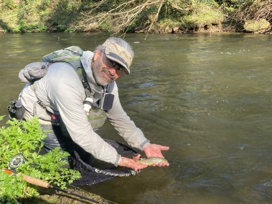 Stéphane Legentilhomme, guide de pêche ariégeois et compétiteur sera l'intervenant pour cette première Masterclass sur la nymphe au fil en Bretagne