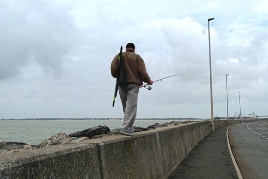 Sur le littoral français, il n'y a pas tant de digues faciles d'accès pour la pêche du bord
