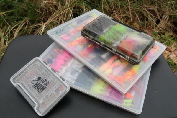 Viele Ansätze für das Angeln im Tank