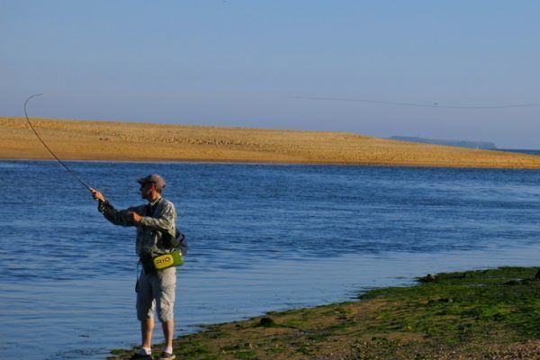 Der Wurf- oder Schnurkorb ist ein unverzichtbares Werkzeug fr den Fliegenfischer im Meer oder am See