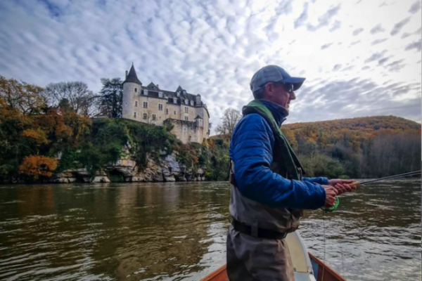 Die Dordogne bietet abwechslungsreiches Angeln in wunderschnen Kulissen und Landschaften