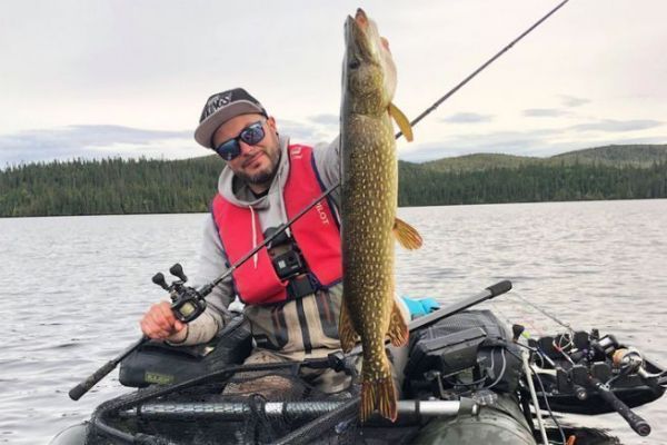 Die richtige Wahl der Ausrstung zum Angeln auf Hecht mit Hard Swimbaits