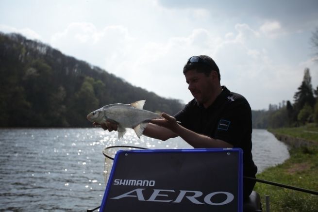 Feederrute Shimano Aero X5 12' distance feeder, eine vielseitige und leistungsstarke Rute Test der Aero X5 12 Distance Feeder Rute