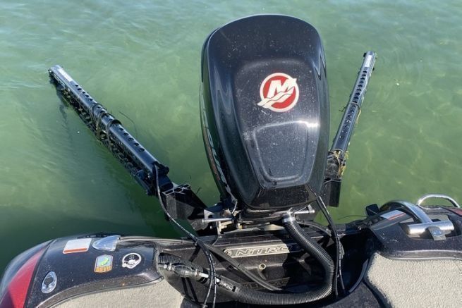 Warum sollte man einen Flachwasseranker auf einem Fischerboot installieren? Der Flachwasseranker ermöglicht es, ein Schiff effektiv zu verankern.