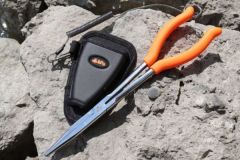 Die HPA Pike Pliers, eine praktische Zange, um Hechte zu landen! Eine Zange zu haben ist Pflicht, um Hechte zu landen.