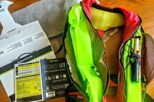 Deckvest Lite 170N Weste von Spinlock, sicher beim Angeln