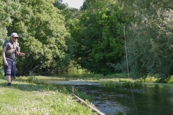 Tenkara-Fischen, eine wandernde Angeltechnik, die es zu entdecken gilt