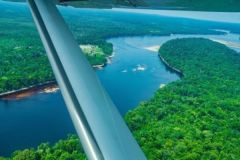 Flug ber den Dschungel des Amazonas