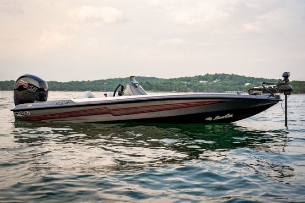 Providence Boating, die nautische Exzellenz von Renaud Theis und Alban Cortebeeck Bass Boats für Angler.