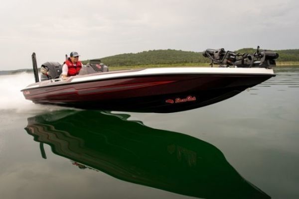 Angeln mit einem Bassboat, wie benutzt man die Trimmung richtig?