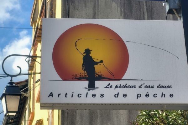 Der Swasserangler, Angelgerte besorgen in Var