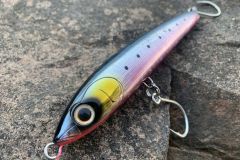 Die Form des Bungy Pencil 160 ergibt mehrere Schwimmarten.