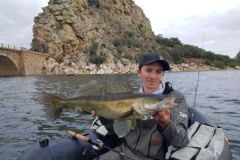 Angeln mit dem Belly-Boot auf den Seen der Extremadura