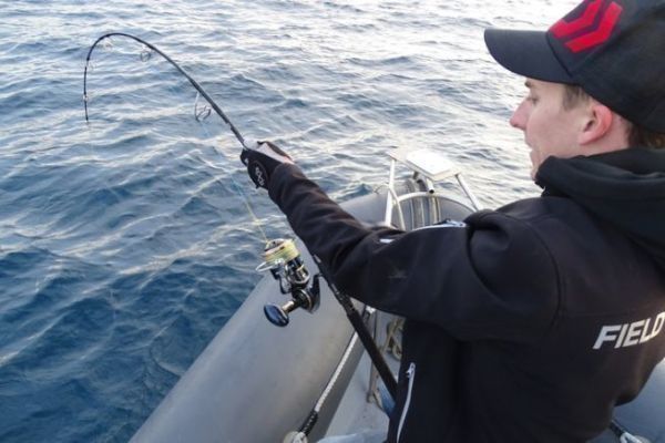 Den Hochseefischereischein machen, um weiter drau�en und gr��ere Fische zu fangen