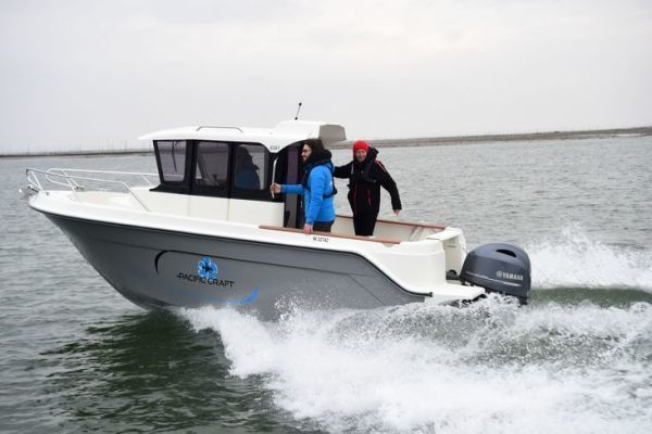 Pacific Craft 650 T: 6,50 m ? zum Herumfahren, Angeln und um im Trockenen zu bleiben