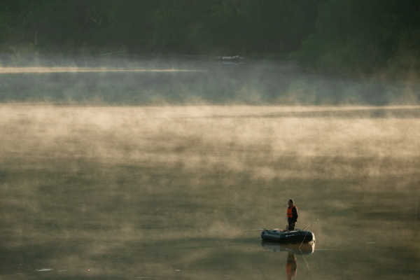 Angeln auf dem See von Saint-Pardoux