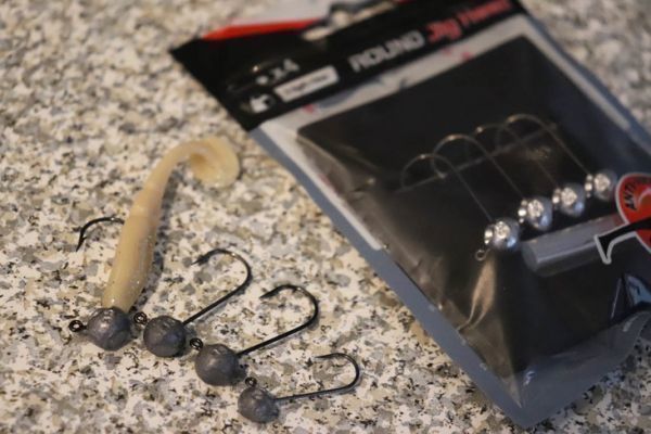 Der Round Jig Head von Decathlon ist sehr gut zum Angeln mit Ultra Light und Rockfishing geeignet.