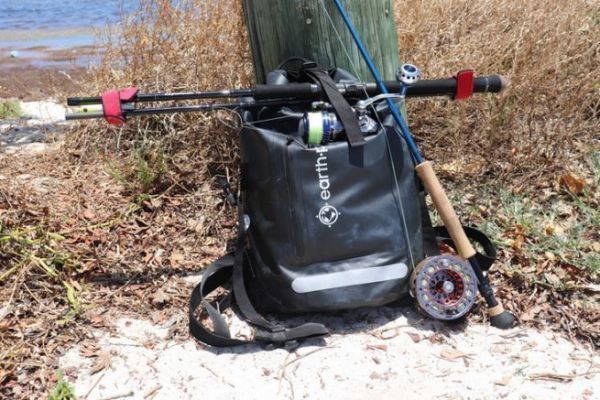 Der wasserdichte Rucksack Earth Pak wurde fr Wassersportaktivitten entwickelt.